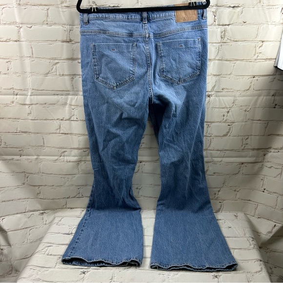 Zara flare leg ripped leg jeans, with some stretch - Picture 6 of 10